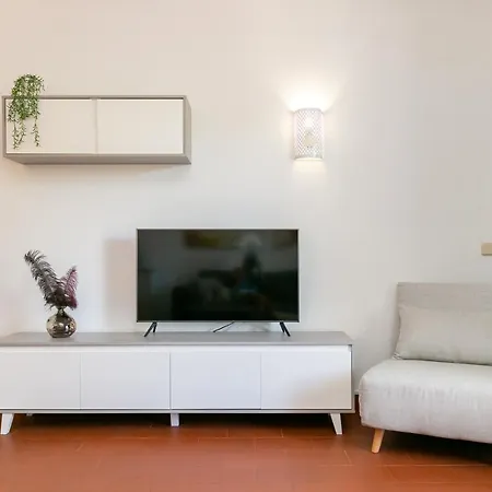 Central With Pool, Near The Beach דירה *